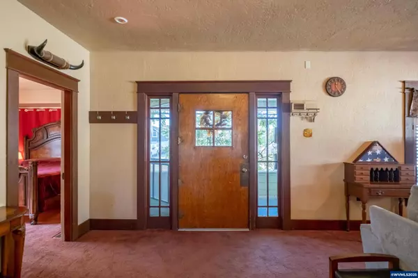 363 2nd St, Lebanon, OR 97355