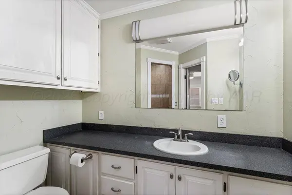 504 N Madden ST, Shamrock, TX 79079