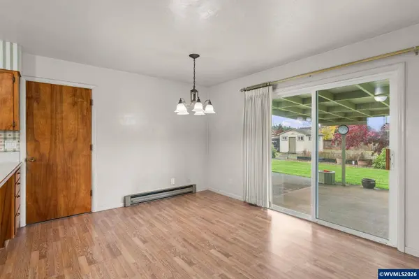 360 View Ln, Lebanon, OR 97355
