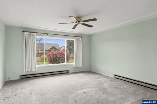 360 View Ln, Lebanon, OR 97355