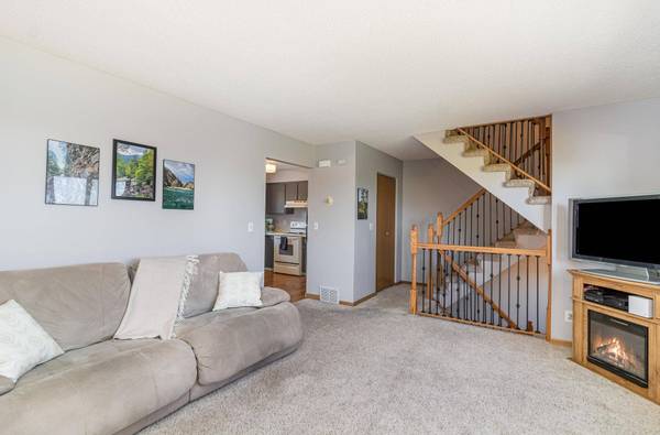 6872 Grenwich LN N #0, Oakdale, MN 55128