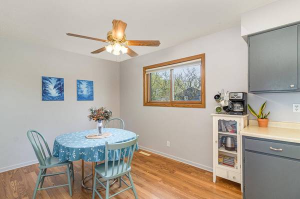 6872 Grenwich LN N #0, Oakdale, MN 55128