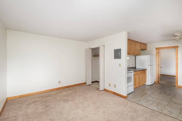 14841 58th ST N #B4, Oak Park Heights, MN 55082