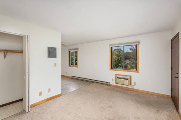 14841 58th ST N #B4, Oak Park Heights, MN 55082