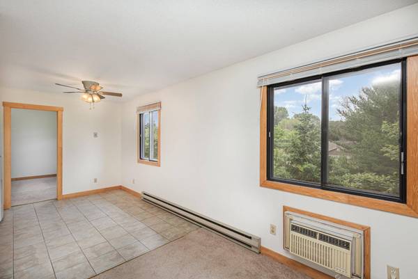 14841 58th ST N #B4, Oak Park Heights, MN 55082