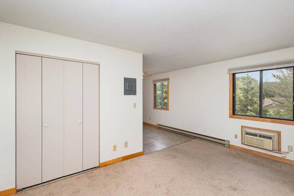 14841 58th ST N #B4, Oak Park Heights, MN 55082