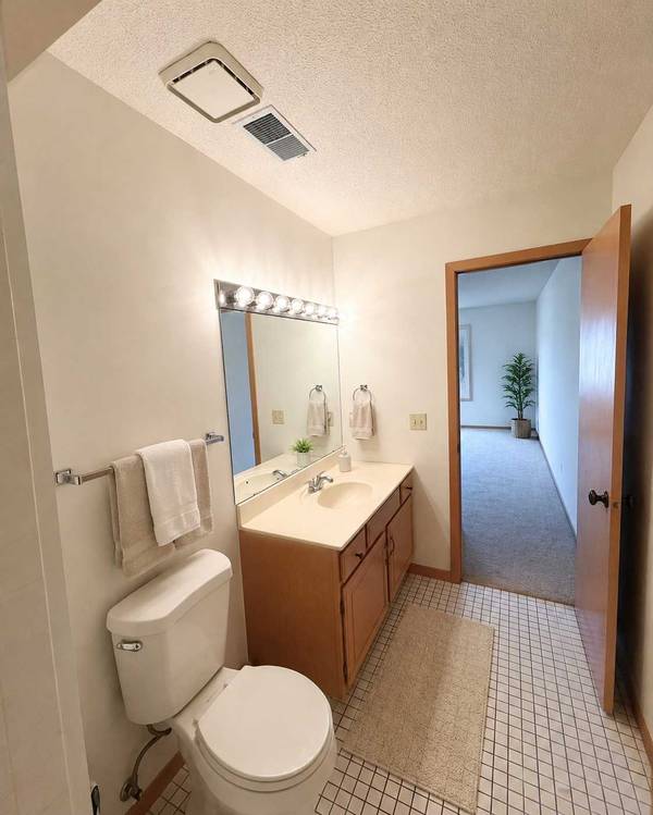 6351 Saint Croix TRL N #235, Stillwater, MN 55082