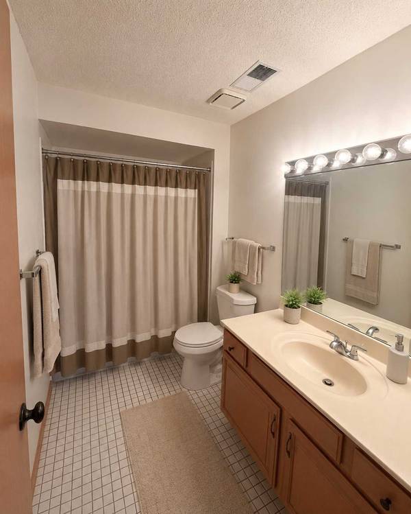 6351 Saint Croix TRL N #235, Stillwater, MN 55082