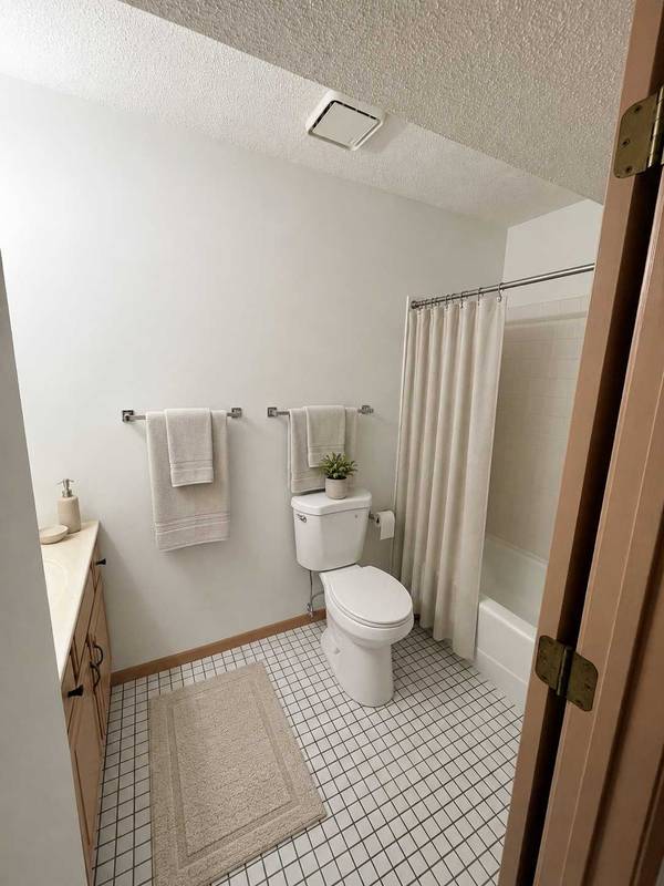 6351 Saint Croix TRL N #235, Stillwater, MN 55082
