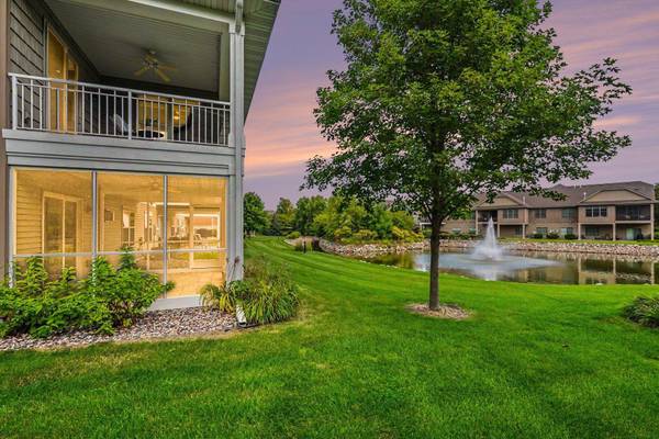 10776 Lyndale Bluffs TRL, Bloomington, MN 55420