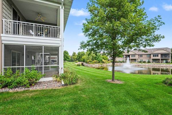 10776 Lyndale Bluffs TRL, Bloomington, MN 55420