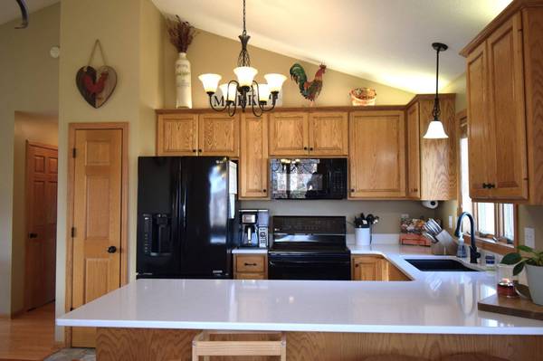 423 Durango DR, Roberts, WI 54023