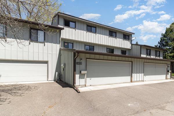 6872 Grenwich LN N #0, Oakdale, MN 55128