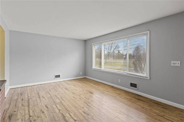 87 Armstrong Rd RD, Rochester, NY 14616