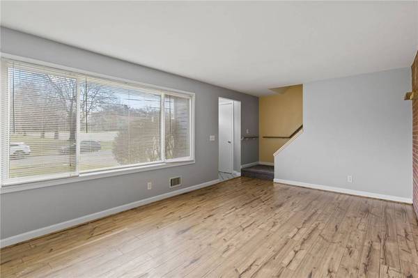 87 Armstrong Rd RD, Rochester, NY 14616