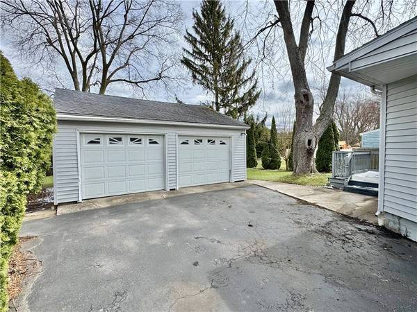 80 Saint Rita DR, Rochester, NY 14606