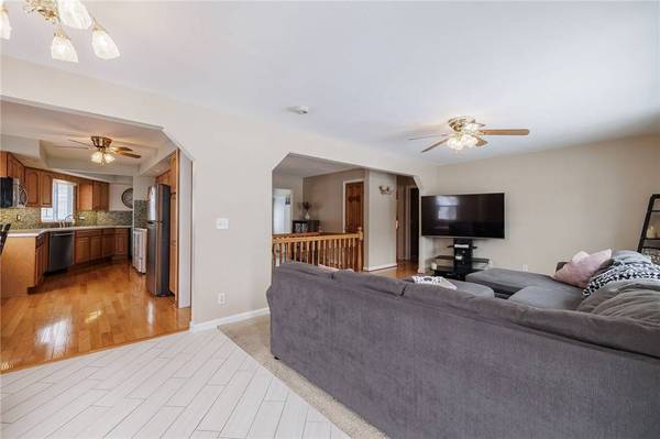 80 Saint Rita DR, Rochester, NY 14606