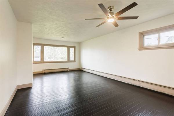 111 Brooklea DR, Rochester, NY 14624