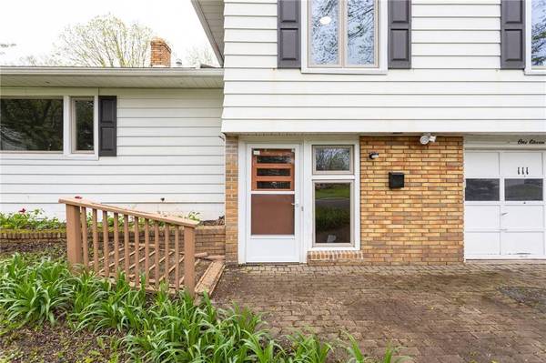 111 Brooklea DR, Rochester, NY 14624