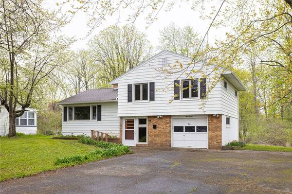 111 Brooklea DR, Rochester, NY 14624