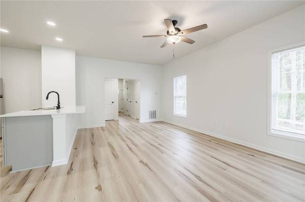 32 Durant PL, Fairport, NY 14450