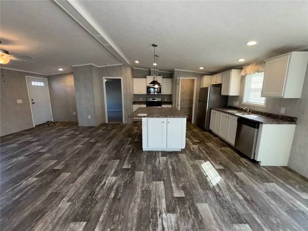 1 Beatrice DR, Rochester, NY 14625