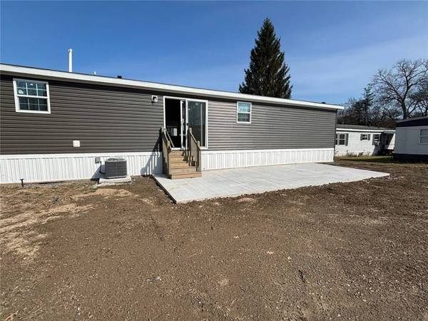 1 Beatrice DR, Rochester, NY 14625