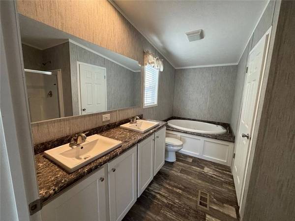 1 Beatrice DR, Rochester, NY 14625