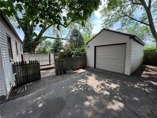 71 Hinchey RD, Rochester, NY 14624