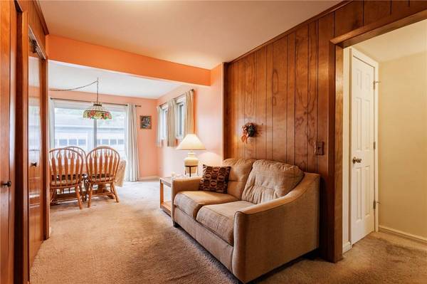 77 Ridgecrest RD, Rochester, NY 14626