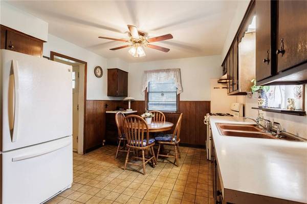 77 Ridgecrest RD, Rochester, NY 14626