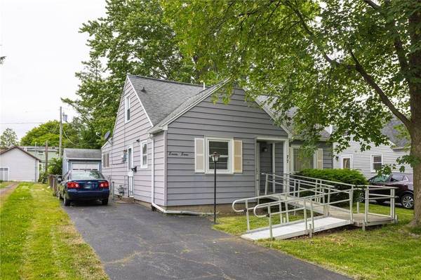 77 Ridgecrest RD, Rochester, NY 14626