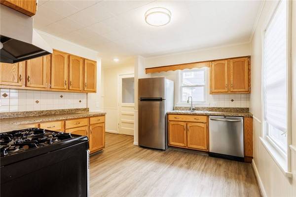 120 Newton RD, Rochester, NY 14626