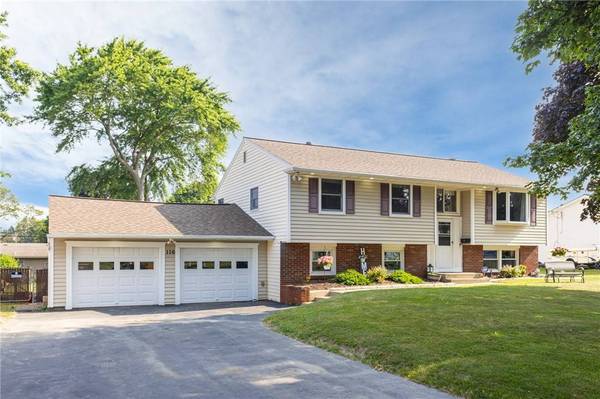 116 Churchill DR N, Rochester, NY 14616