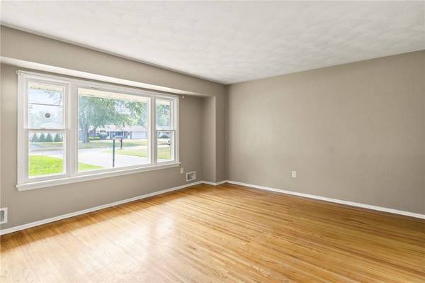 4 Stillmeadow Dr DR, Rochester, NY 14624