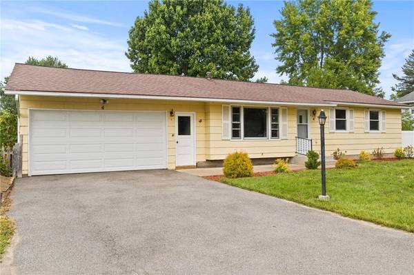 4 Stillmeadow Dr DR, Rochester, NY 14624