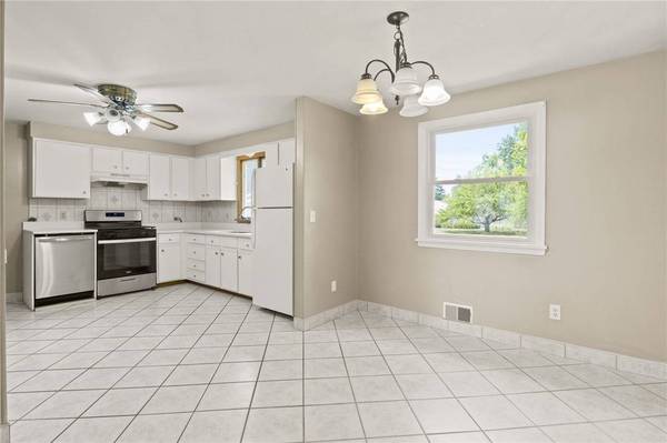 4 Stillmeadow Dr DR, Rochester, NY 14624