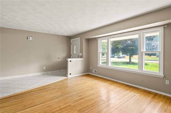 4 Stillmeadow Dr DR, Rochester, NY 14624