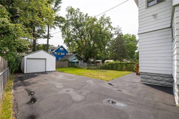 51 Penhurst ST, Rochester, NY 14619