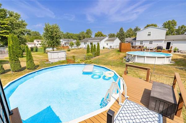 28 Landstone Ter, Rochester, NY 14606