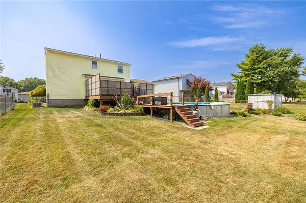 28 Landstone Ter, Rochester, NY 14606