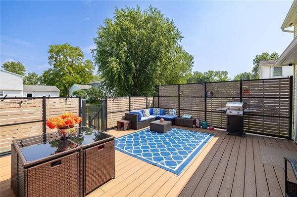 28 Landstone Ter, Rochester, NY 14606