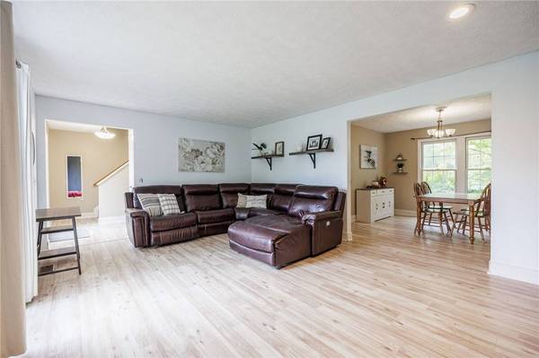 3366 Heather Brook LN, Macedon, NY 14502