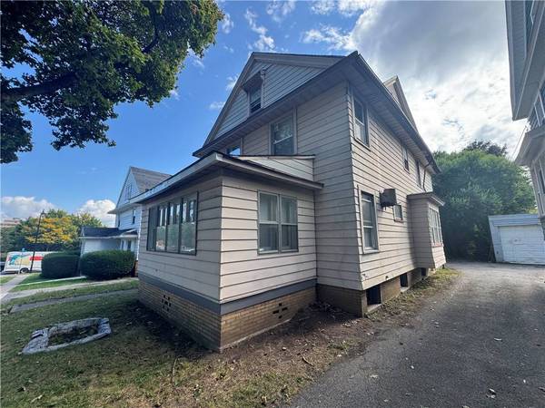 15 Selye TER, Rochester, NY 14613