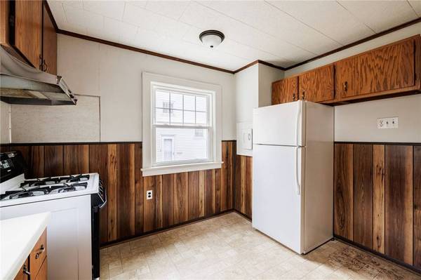 859 Thurston RD, Rochester, NY 14619