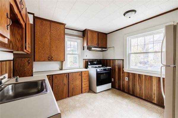 859 Thurston RD, Rochester, NY 14619