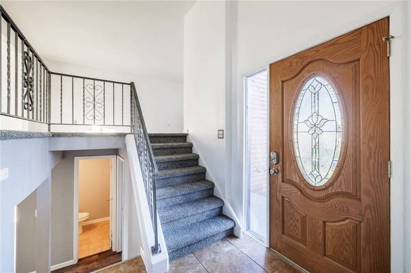 22 Springbrook CIR, Rochester, NY 14606