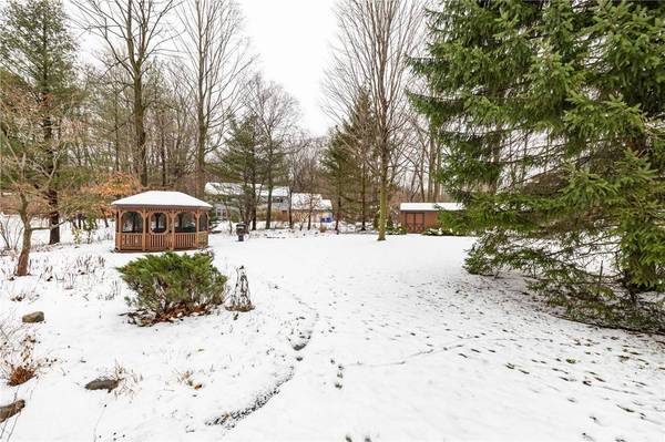 342 Shadowbrook DR, Webster, NY 14580