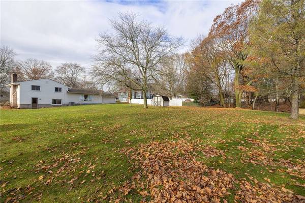 254 Parkview DR, Rochester, NY 14625