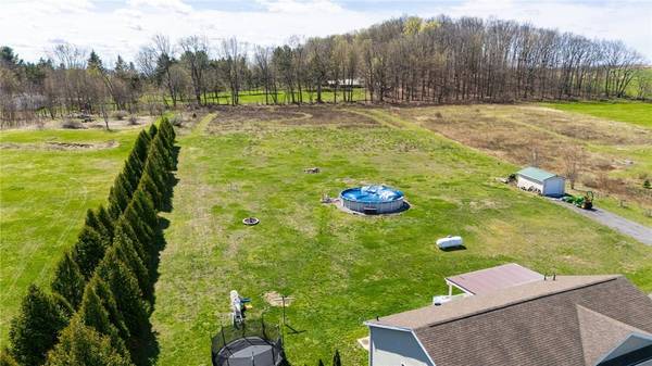 63 Harmon RD, Churchville, NY 14428